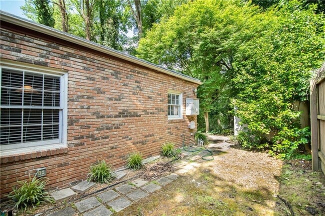 Building Photo - 3761 Ashford Dunwoody Rd NE