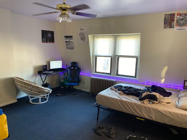 Building Photo - 303 Warner St