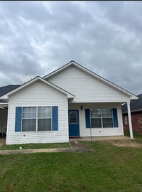 Building Photo - Convenient Starkville Home with 2-Car Garage