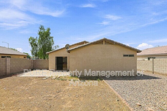 Building Photo - 8952 E Birchwood Cir