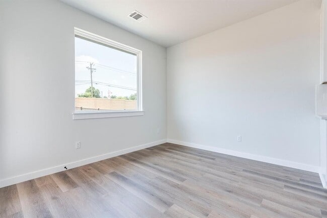 Building Photo - 2600 Gattis School Rd