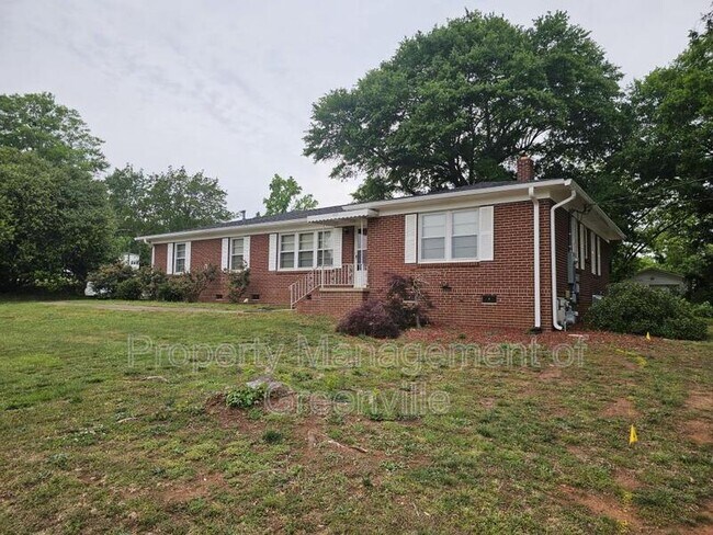 Building Photo - 400 Berea Dr