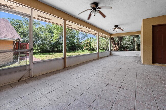 Building Photo - 16900 SW 59th Ct