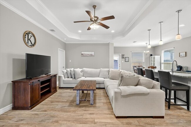 Building Photo - 2214 Cuarzo Dr