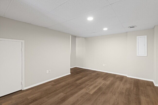 Building Photo - 916 Pentwood Ct