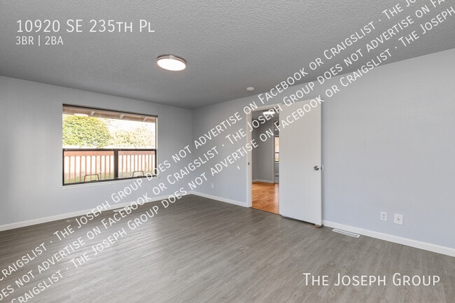 Building Photo - 10920 SE 235th Pl