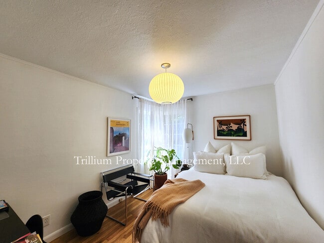 Building Photo - 3206 SW 13th Ave