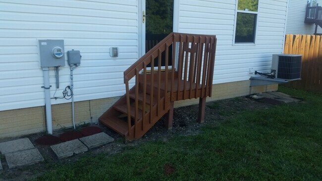 Building Photo - 4284 Nipigon Dr