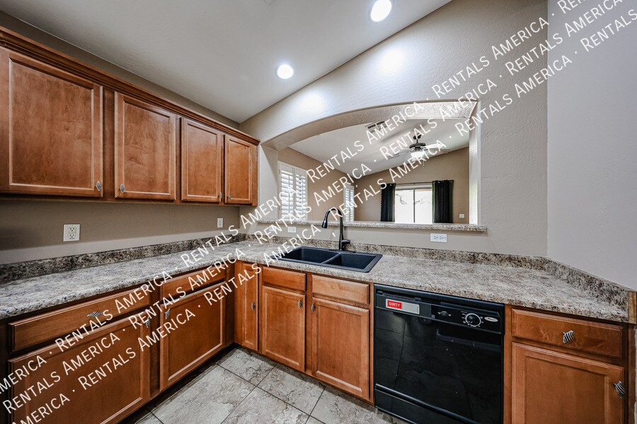 Building Photo - 36322 W Alhambra St