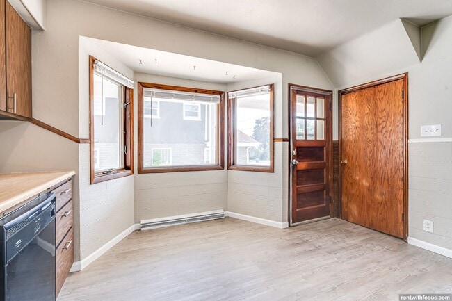 Building Photo - 524 Harrison St