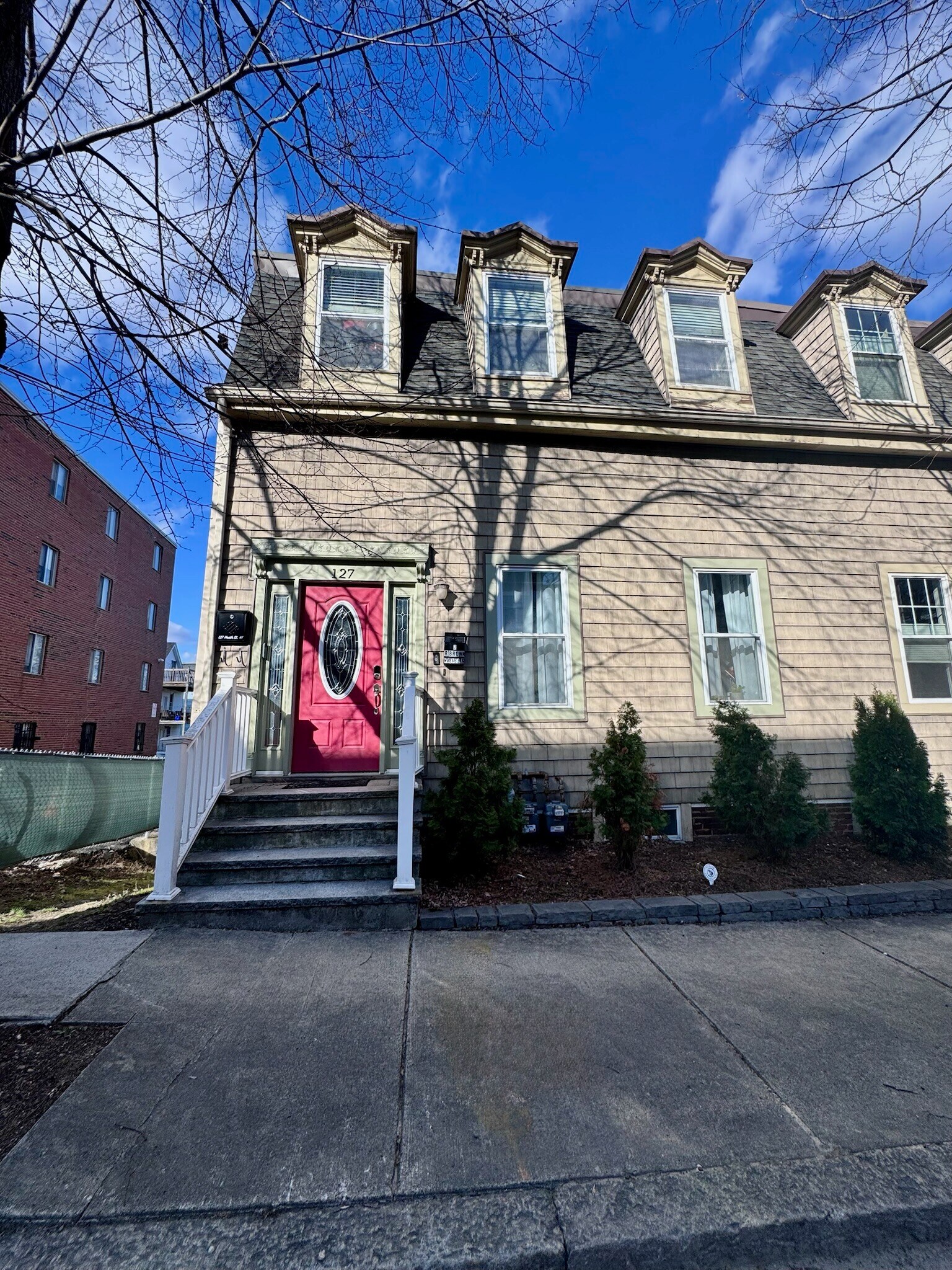 Building Photo - 127 Heath St