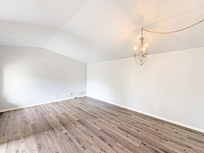 Building Photo - SD: Comfortable 3BD/2BA Home in Oceanside with Community Pool, 2-Car Garage & Walking Trails