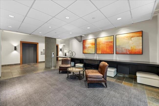 Building Photo - Arbor Place Tower Condominiums ~ Belltown