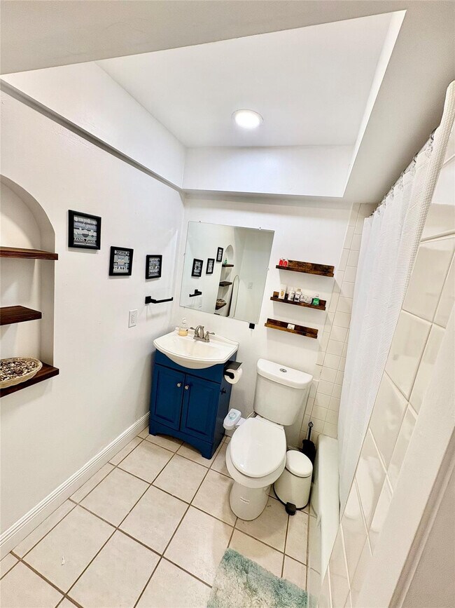 Building Photo - 120 Happiness Ave