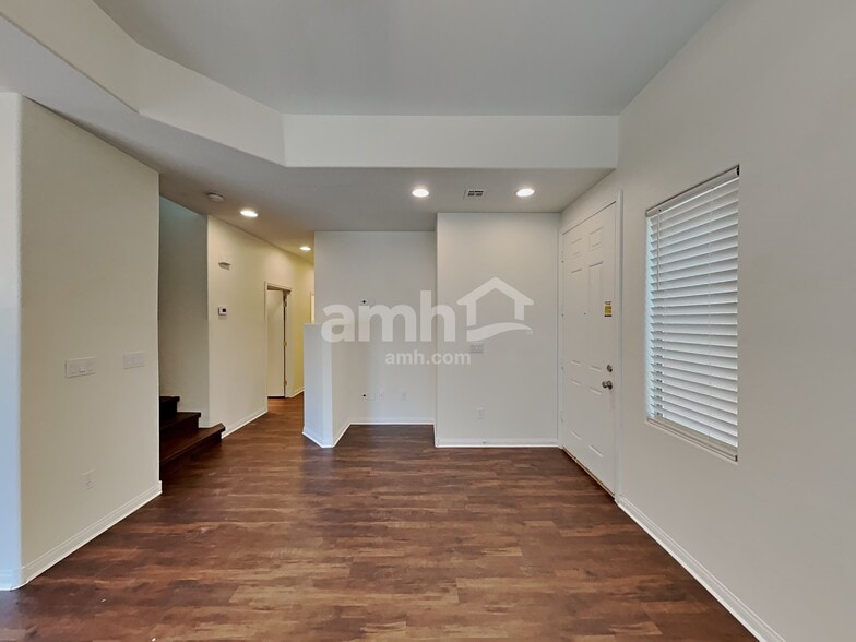 Building Photo - 5283 Railroad River Ave