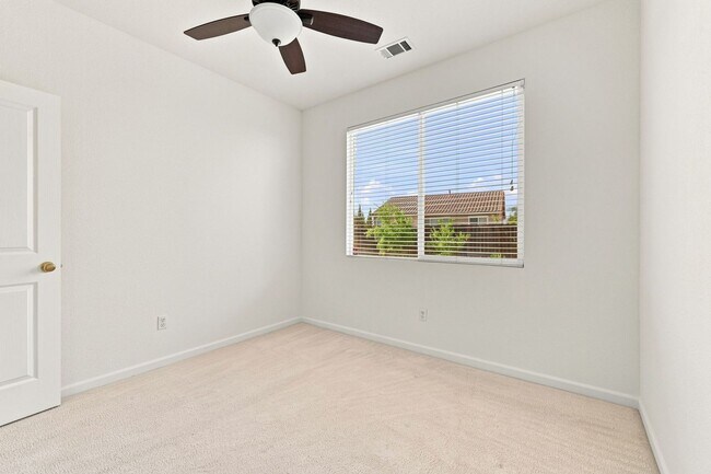 Building Photo - 5486 Benttree Way