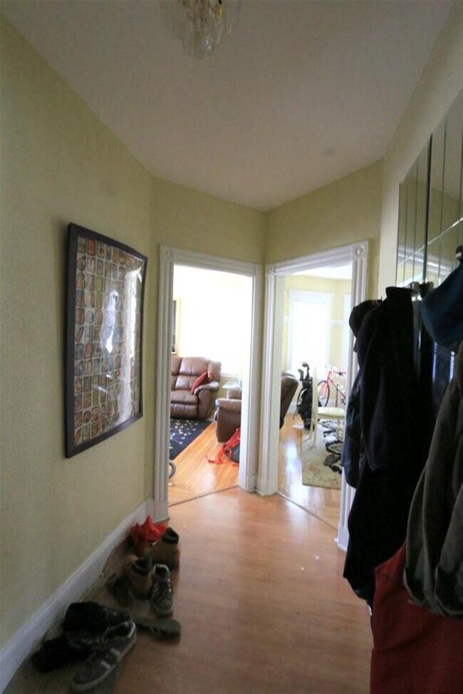 Building Photo - 19 Park Ave