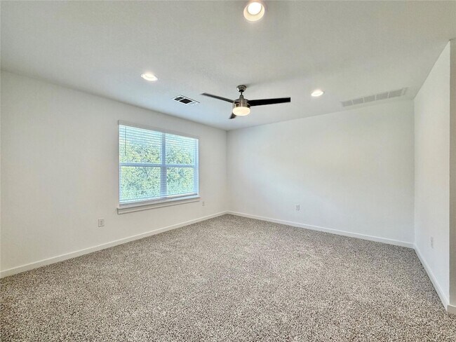 Building Photo - 1061 Winnsboro Lp