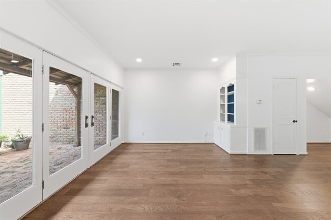 Building Photo - 8614 Oakford Dr