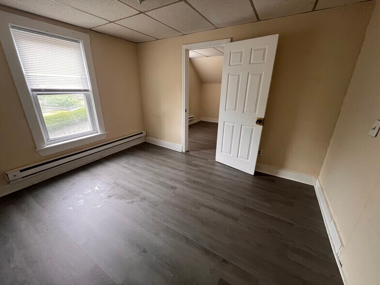 Building Photo - 271 Elm St