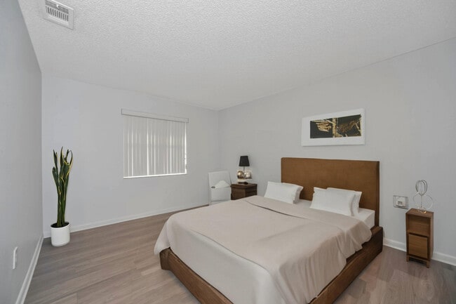 Building Photo - 1352 Westover St