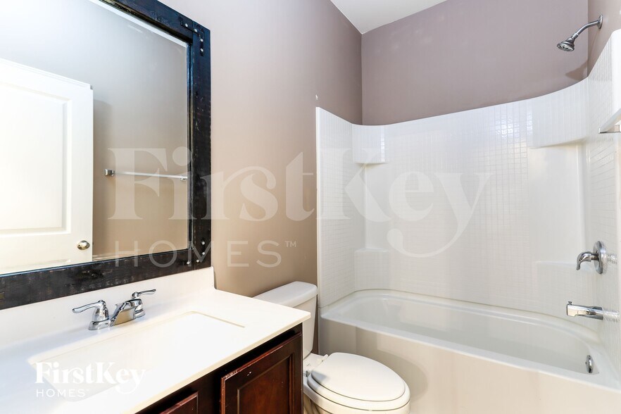 Building Photo - 336 Alexander Ln