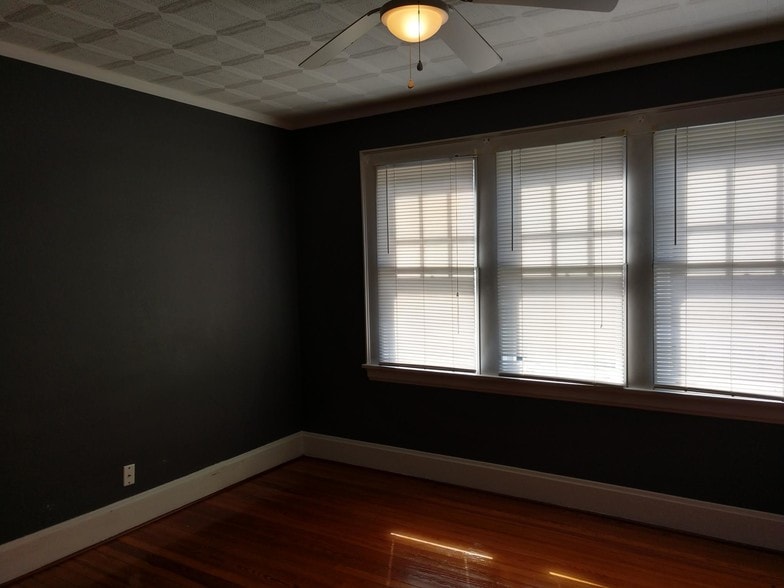 Building Photo - 3538 Linwood Ave