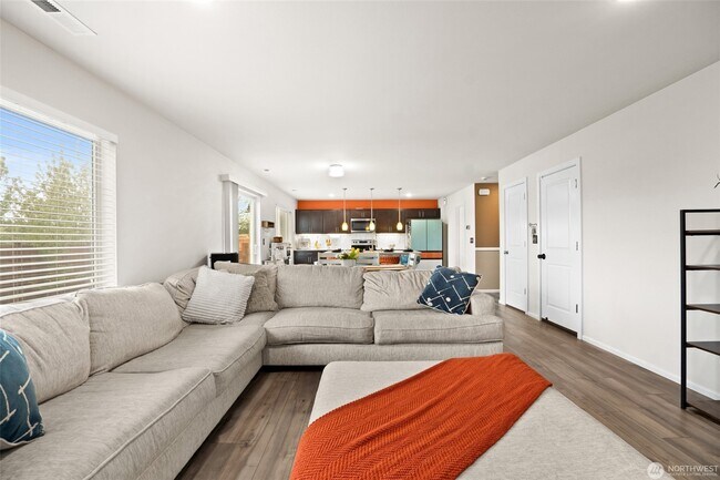 Building Photo - 15153 Prescott Lp SE