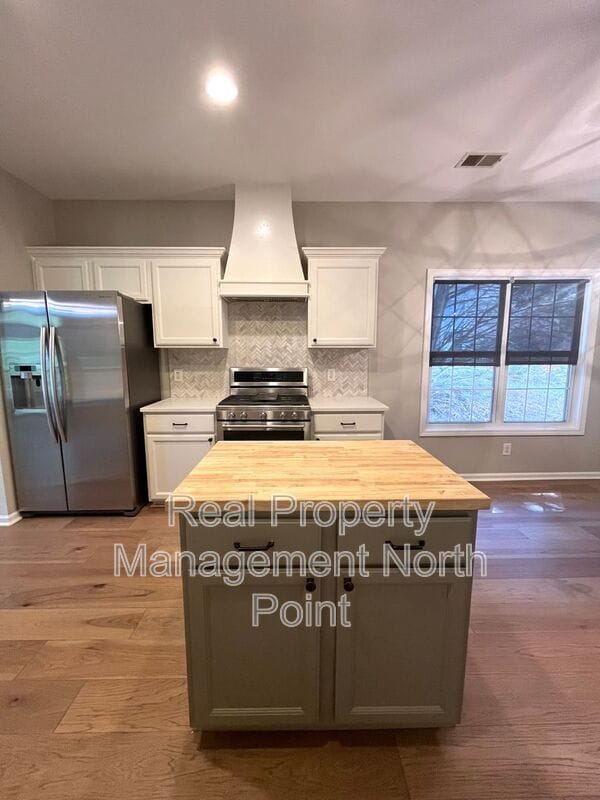 Building Photo - 155 Weatherstone Dr