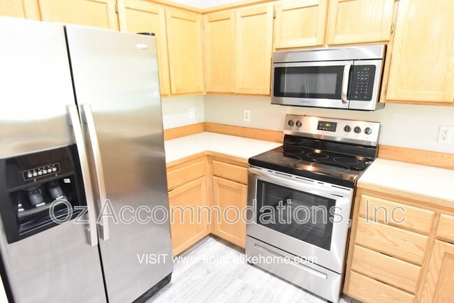 Building Photo - 635 S Woodson Ln