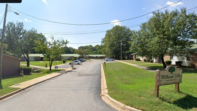 Building Photo - 386 Thornfield Dr