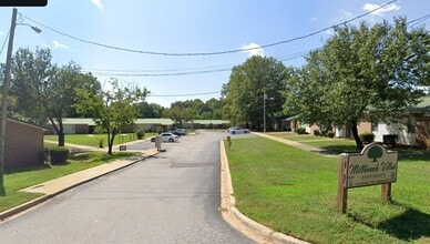 Building Photo - 386 Thornfield Dr