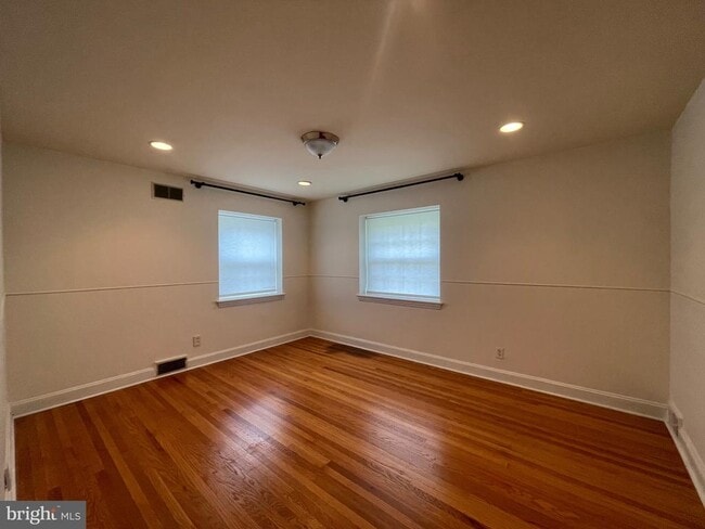 Building Photo - 510 Monroe Rd
