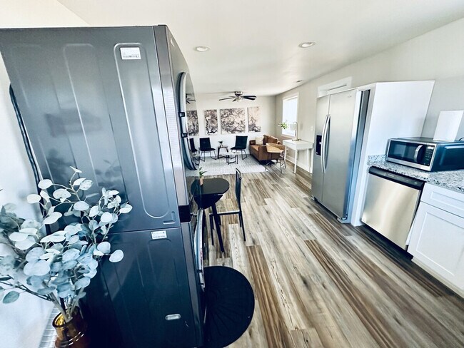 Building Photo - 403 Cedar Lane Rd