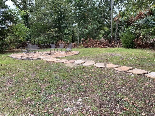 Building Photo - 14805 Dutchmans Dr