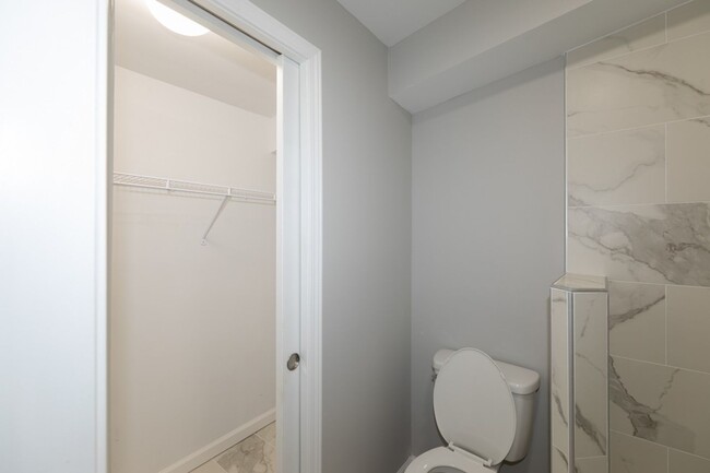 Building Photo - Completely renovated 3 bed 2 full bath hom...