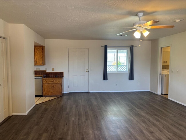 Building Photo - 1584 Sandy Ln