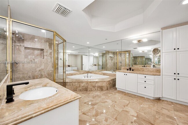 Building Photo - 9559 Collins Ave