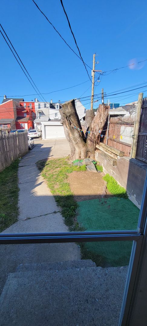 Building Photo - 3 Bedroom / 1 bathroom Home in Allentown!!