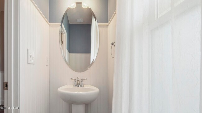 Building Photo - 310 Confidence Wy