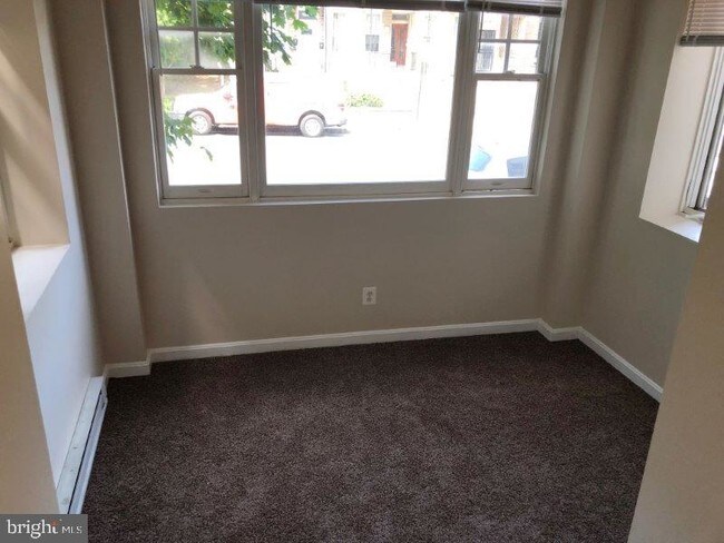 Building Photo - 2419 Callow Ave