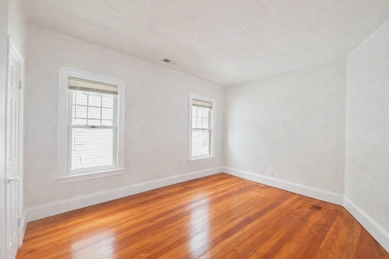 Building Photo - 98 Harrishof St