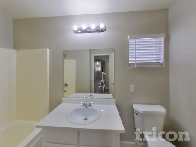 Building Photo - 1110 Edgestone Mark Ave