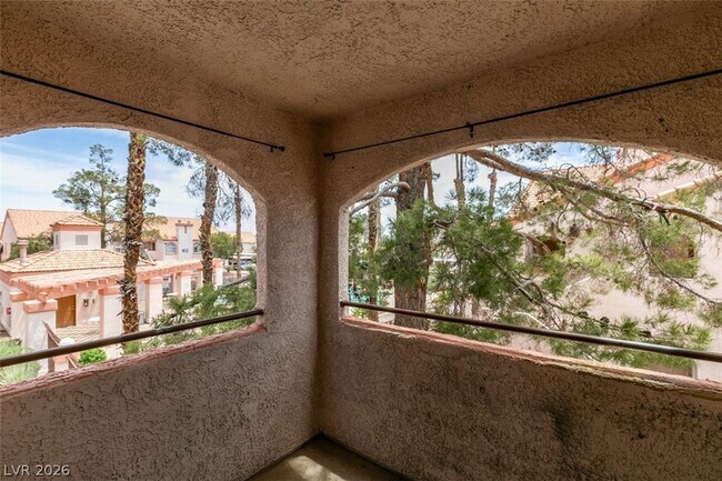 Building Photo - 7570 W Flamingo Rd
