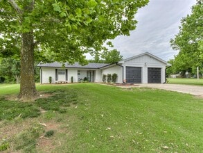 Building Photo - 2140 SE 44th St