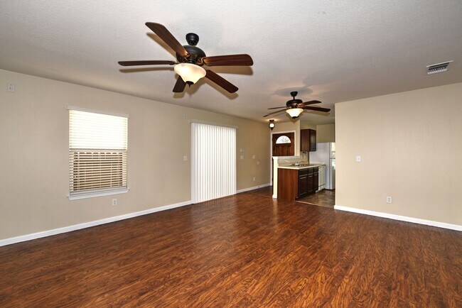 Building Photo - ONE STORY  |  GREAT LOCATION  |  NEAR 1605...