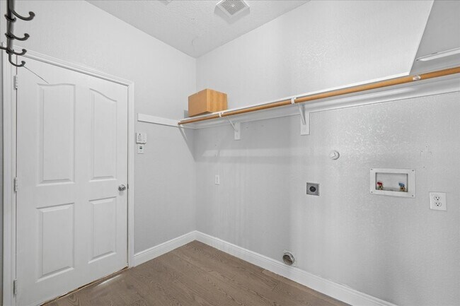 Building Photo - 1223 Mallard Creek Dr