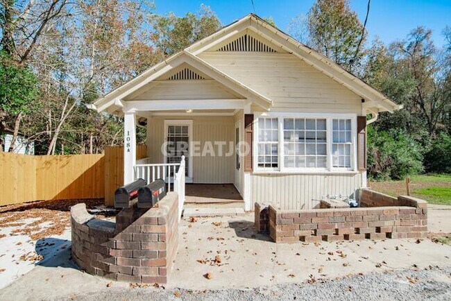 Primary Photo - 108 Sulton St