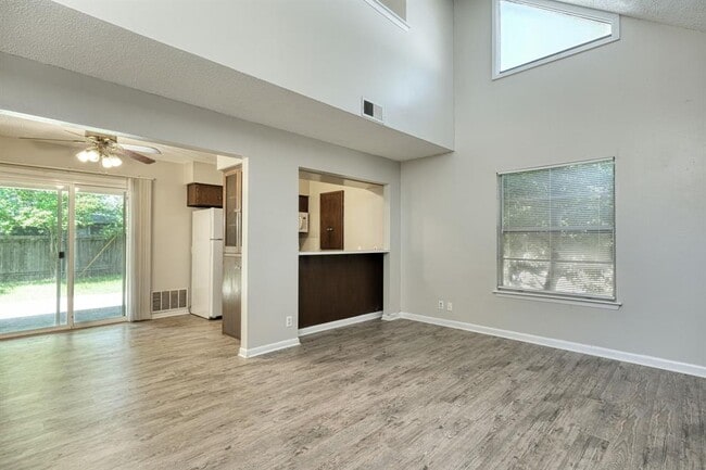 Building Photo - 2711 St Edwards Cir