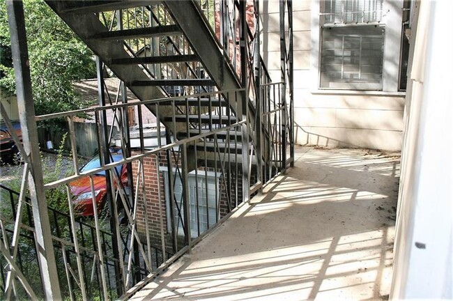 Building Photo - 505 8th St NE